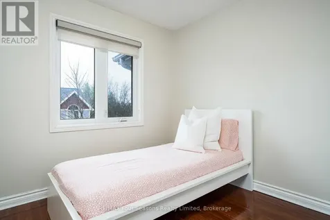 25 Starboard Road Collingwood ON L9Y 5C8