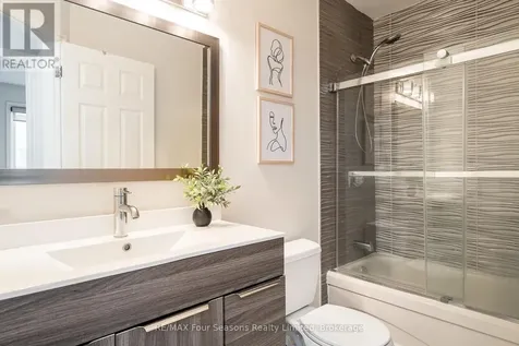 25 Starboard Road Collingwood ON L9Y 5C8