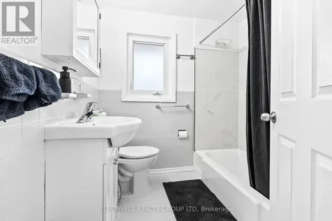 1486 Lepage Avenue Ottawa ON K1Z 8C9