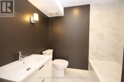 204 Dunbarton Court Ottawa ON K1K 4L7