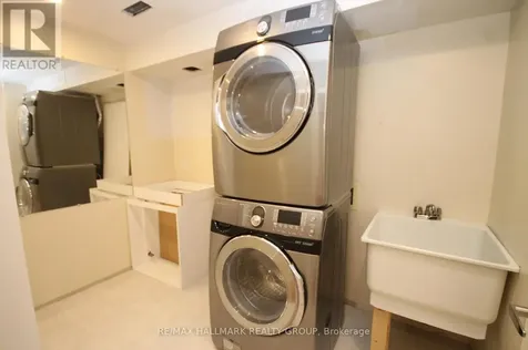 204 Dunbarton Court Ottawa ON K1K 4L7