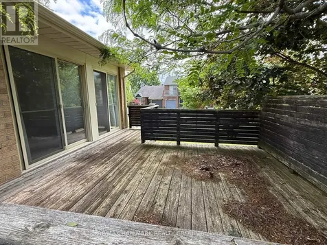 204 Dunbarton Court Ottawa ON K1K 4L7