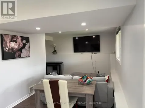 219 Lucinda Crescent Ottawa ON K1W 0A1