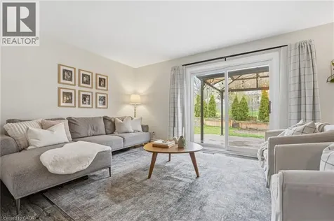10 Burke Drive Caledonia ON N3W 1C3