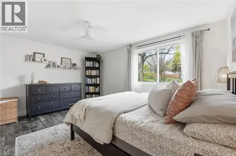 10 Burke Drive Caledonia ON N3W 1C3