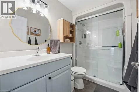 10 Burke Drive Caledonia ON N3W 1C3