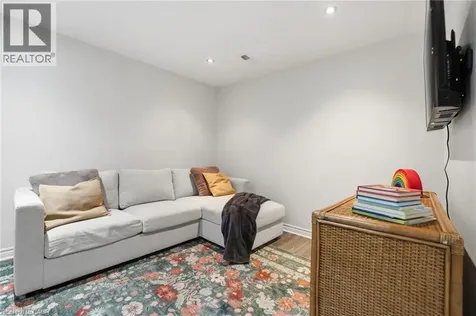 10 Burke Drive Caledonia ON N3W 1C3
