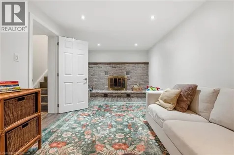 10 Burke Drive Caledonia ON N3W 1C3