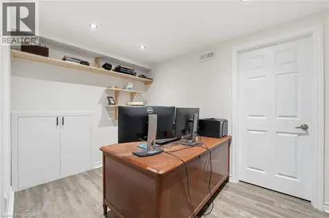 10 Burke Drive Caledonia ON N3W 1C3