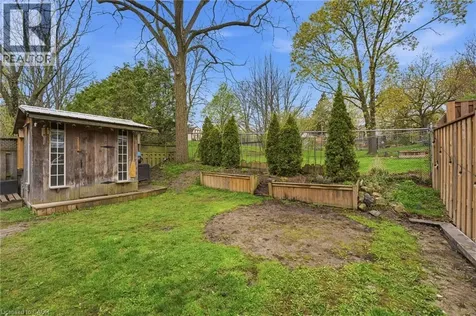 10 Burke Drive Caledonia ON N3W 1C3