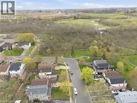 10 Burke Drive Caledonia ON N3W 1C3