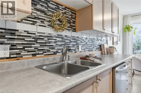 10 Burke Drive Caledonia ON N3W 1C3