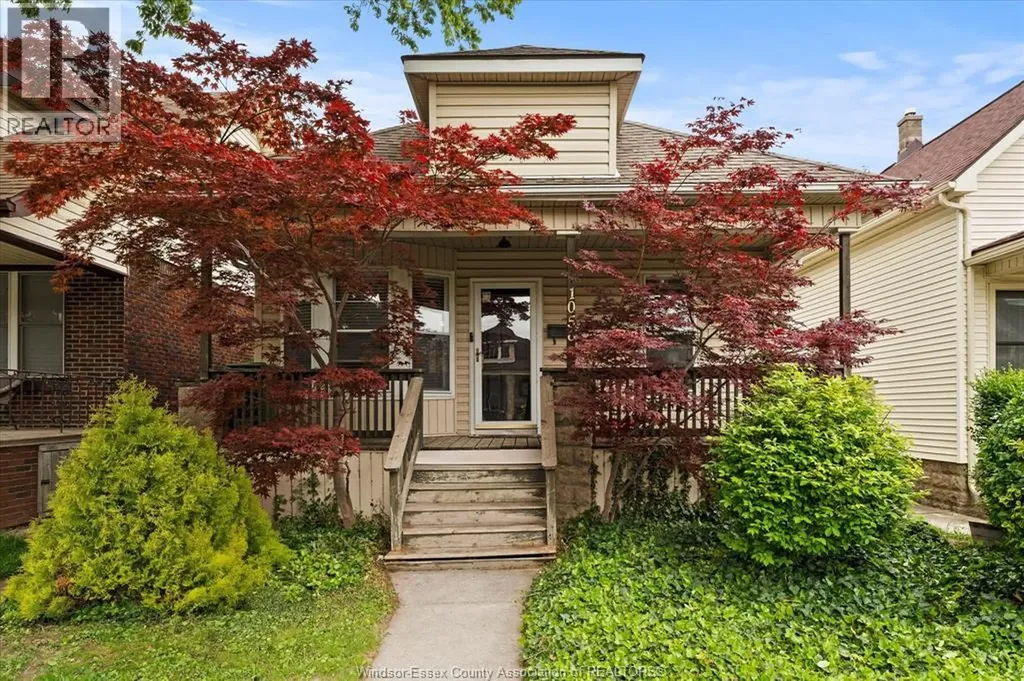 1056 Gladstone Windsor ON N9A 2R8