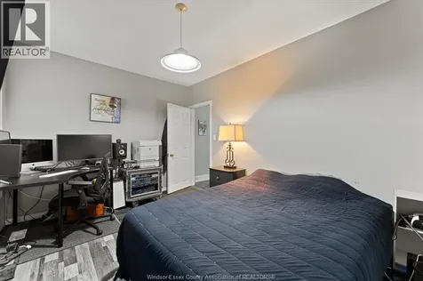 1056 Gladstone Windsor ON N9A 2R8