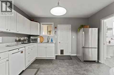 1056 Gladstone Windsor ON N9A 2R8
