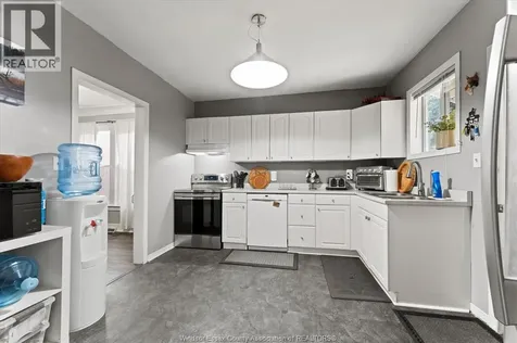 1056 Gladstone Windsor ON N9A 2R8