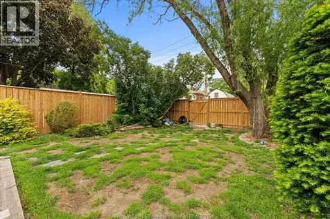 1056 Gladstone Windsor ON N9A 2R8