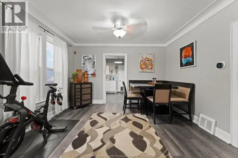 1056 Gladstone Windsor ON N9A 2R8