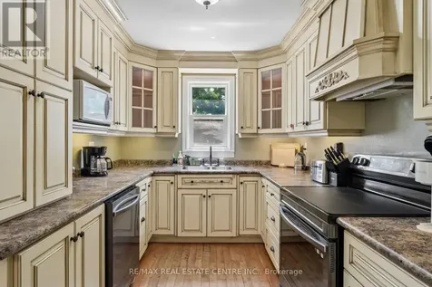 871 Penetanguishene Road Oro-medonte ON L4M 4Y8