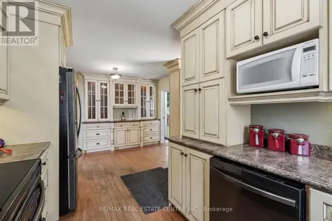 871 Penetanguishene Road Oro-medonte ON L4M 4Y8