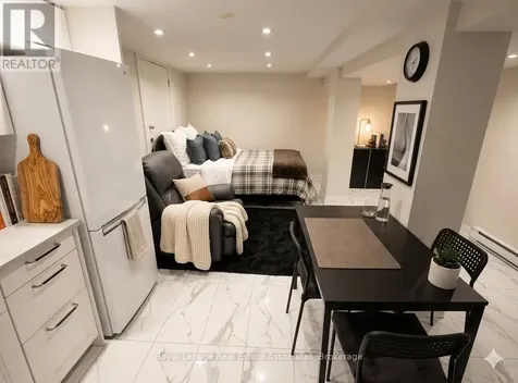 237 Lakeshore Road East Mississauga (port Credit) ON L5G 1G8