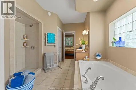 24 Sandy Lake Leamington ON N8H 5J3
