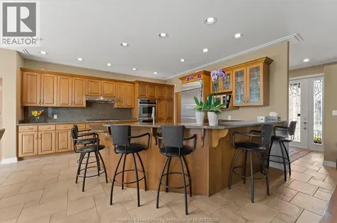 24 Sandy Lake Leamington ON N8H 5J3