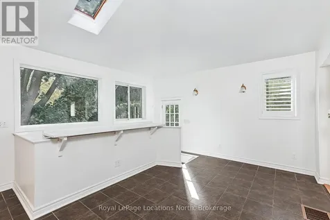213 Marsh Street Blue Mountains ON N0H 1J0