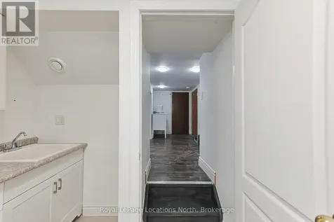 213 Marsh Street Blue Mountains ON N0H 1J0