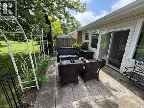 9 Gates Lane Hamilton ON L9B 1T8