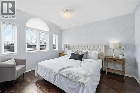 17 Fenwick Place Waterdown ON L0R 2H5