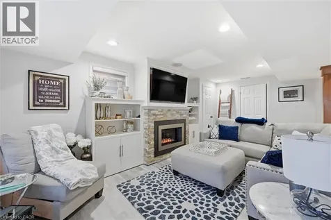 17 Fenwick Place Waterdown ON L0R 2H5