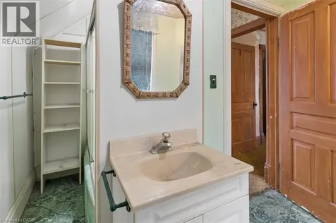 427 Duke Street West Kitchener ON N2H 3Y6