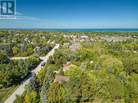 119 Lucille Wheeler Crescent Blue Mountains ON L9Y 0P7