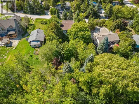 119 Lucille Wheeler Crescent Blue Mountains ON L9Y 0P7