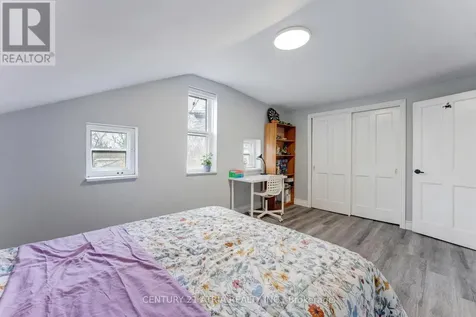 132 Waterloo Street North Cambridge ON N3H 1M8