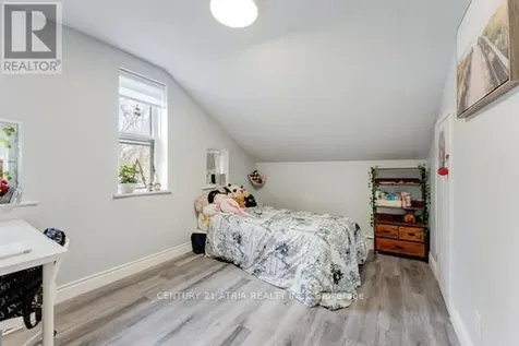 132 Waterloo Street North Cambridge ON N3H 1M8