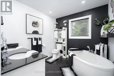 119 Charlotte Place Kitchener ON N2B 2K4