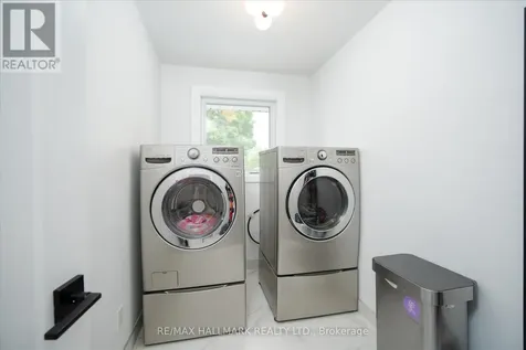 119 Charlotte Place Kitchener ON N2B 2K4