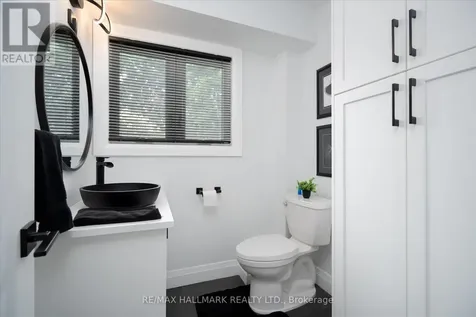 119 Charlotte Place Kitchener ON N2B 2K4