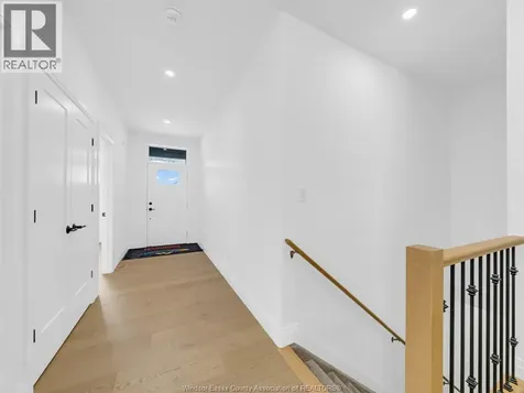 2614 Barkley Avenue Windsor ON N8P 0E9