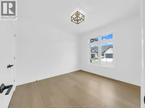 2614 Barkley Avenue Windsor ON N8P 0E9