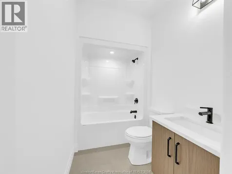 2614 Barkley Avenue Windsor ON N8P 0E9