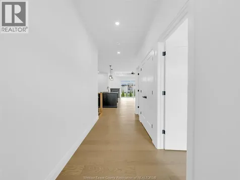 2614 Barkley Avenue Windsor ON N8P 0E9