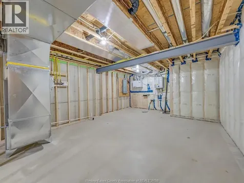 2614 Barkley Avenue Windsor ON N8P 0E9