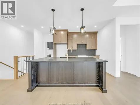 2614 Barkley Avenue Windsor ON N8P 0E9