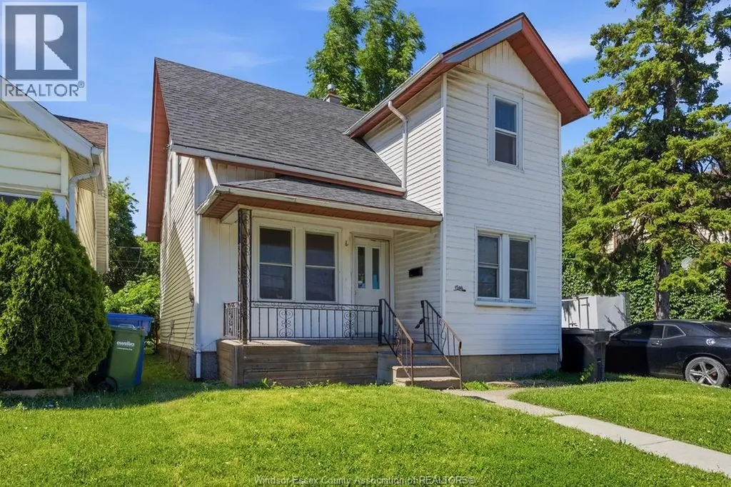1596 College Windsor ON N9B 1M1