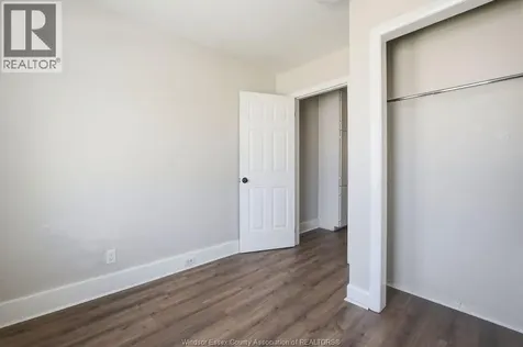 1596 College Windsor ON N9B 1M1