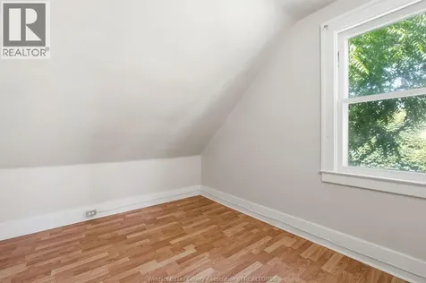 1596 College Windsor ON N9B 1M1