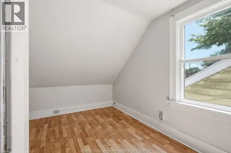 1596 College Windsor ON N9B 1M1